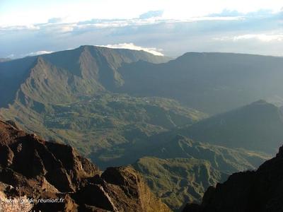 Vue depuis le Piton des Neiges à La Réunion Vue depuis le Piton des Neiges à La Réunion