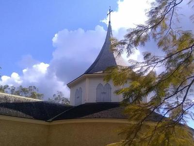 La chapelle pointue à Villèle : un lieu chargé d'histoire La chapelle pointue à la Réunion est un des premier édifice inscrit aux monuments historiques.