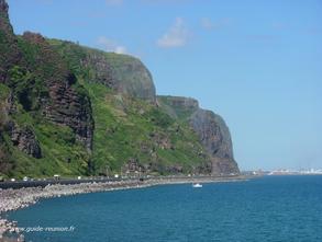 La Route du littoral : 1er dépaysement quand on arrive à la Réunion La Route du littoral