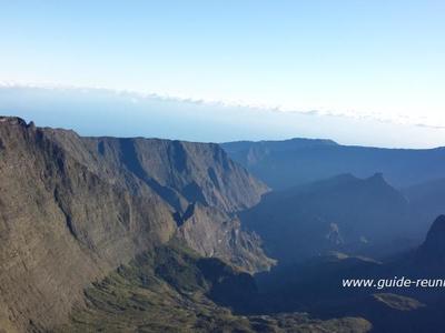 Le cirque de Mafate depuis un ULM Photo de la Réunion