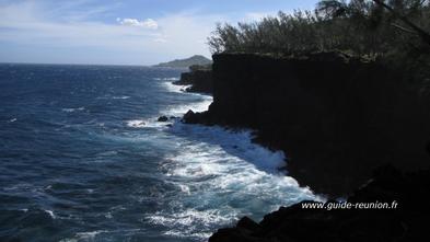 Vue sur le piton Babet (St-Joseph) depuis le Cap Méchant Saint-Joseph depuis Saint-Philippe