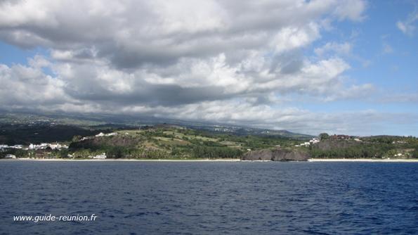 Une autre photo de la Réunion prise lors d'une balade en mer La Réunion vue depuis l'océan