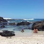 Une petite crique de sable blanc se situe à côté du "bassin caverne". Pointe au Sel