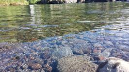 L'eau limpide du bassin bleu L'eau limpide du bassin bleu
