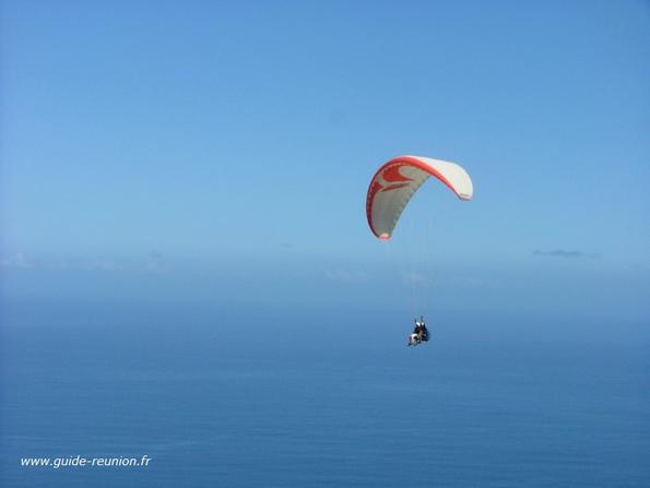 Saint Leu est un spot de parapente mondialement connu Parapente à Saint-Leu