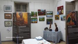 Phare de Sainte Suzanne, un lieu d'exposition avant tout Phare de Sainte Suzanne