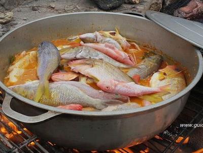 Recette de cari poisson au feu de bois dans le 974 Cari de poisson frais à La Réunion