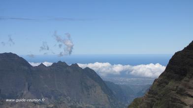 La Réunion se distingue par ses hauts (ici vue depuis le col du Taïbit) Les Hauts de la Réunion