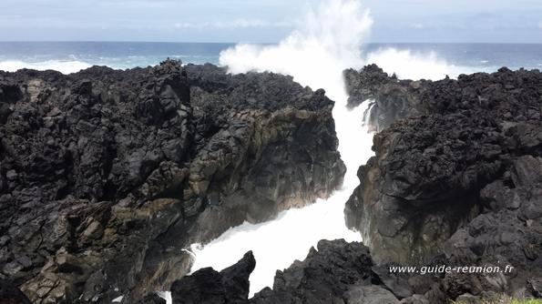En savoir plus sur le gouffre : départ de randonnée sentier du littoral Le Gouffre - Etang-Salé - Ile de la Réunion