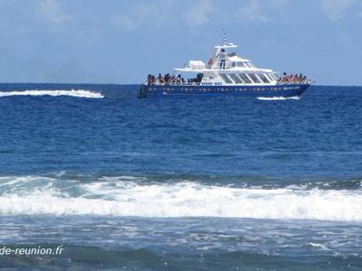 Photo du bateau Le Grand Bleu - Balades en mer à l'île de la Réunion Le Grand Bleu à Sain-Gilles - La Réunion