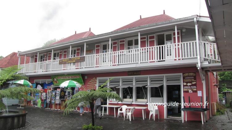 Le centre de Hell-Bourg, un Plus Beaux Village de France Centre du village de Hell-Bourg à La Réunion, classé parmi les Plus Beaux Villages de France