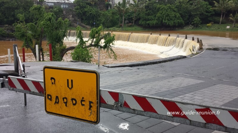 En savoir plus sur les cyclones Cyclones Réunion