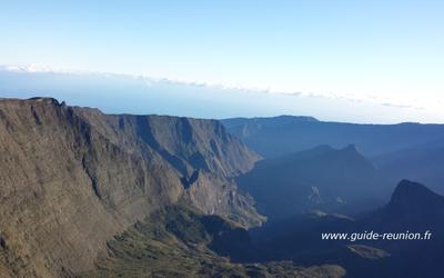 Le cirque de Mafate depuis un ULM Photo de la Réunion